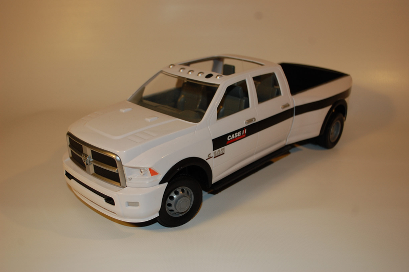 Illustration for article titled Ertl 1/16 "Big Farm" Dodge dually trucks & an introduction